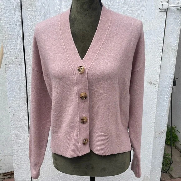 Ann Taylor Cardigan - Picture 1 of 5
